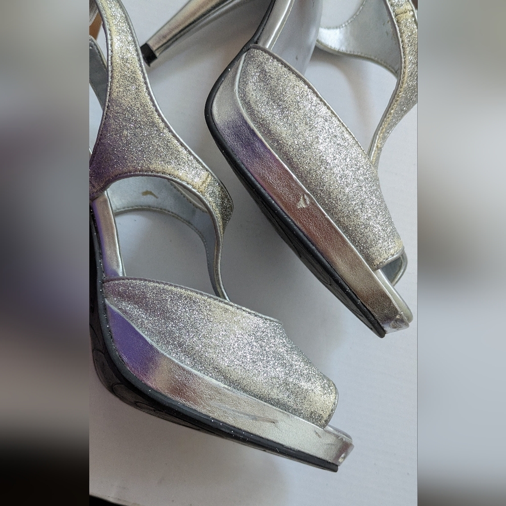 FIONI Night Silver Glitter 4 1/2" Heels. **Size 8. - Picture 15 of 16